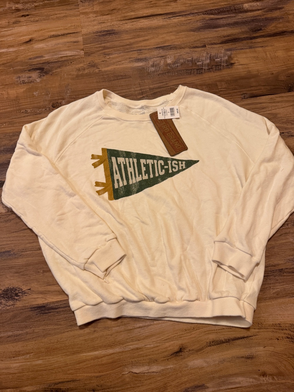 Original Retro Brand Cream Crewneck with Green and Gold Pennant Graphic 0097